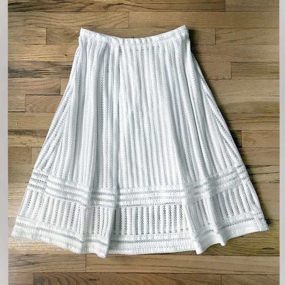 H&M White skirt below-knee. Strong mesh. Size 6. - Picture 1 of 3